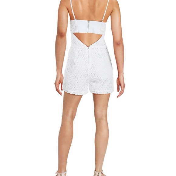 NWT GUESS White Eyelet Sleeveless Cut Out Back Romper 6 - Picture 4 of 17